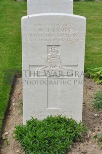 MONT HUON MILITARY CEMETERY, LE TREPORT - EAMES, W J