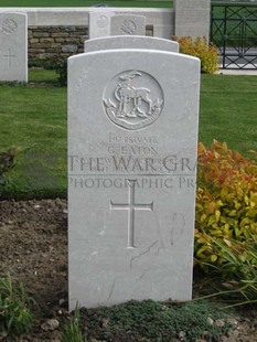 MONT HUON MILITARY CEMETERY, LE TREPORT - EATON, G