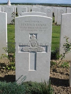 MONT HUON MILITARY CEMETERY, LE TREPORT - EVANS, HAROLD