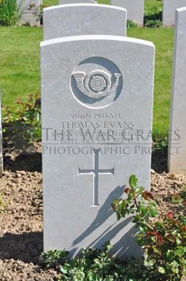 MONT HUON MILITARY CEMETERY, LE TREPORT - EVANS, THOMAS