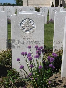 MONT HUON MILITARY CEMETERY, LE TREPORT - FALLS, JAMES WALLACE