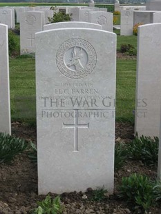 MONT HUON MILITARY CEMETERY, LE TREPORT - FARREN, H C