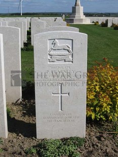 MONT HUON MILITARY CEMETERY, LE TREPORT - FEARNLEY, PERCY