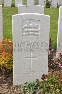 MONT HUON MILITARY CEMETERY, LE TREPORT - FENWICK, CHARLES GERALD