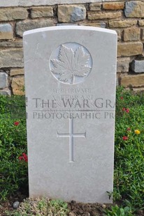 MONT HUON MILITARY CEMETERY, LE TREPORT - FERRARI, A