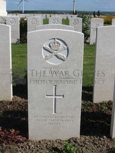 MONT HUON MILITARY CEMETERY, LE TREPORT - FIDDIAN, FRANK