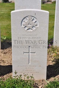 MONT HUON MILITARY CEMETERY, LE TREPORT - FINAN, F