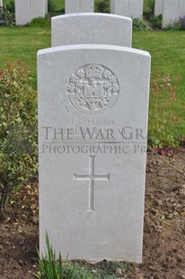 MONT HUON MILITARY CEMETERY, LE TREPORT - FINLAY, ROBERT