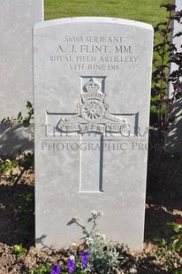 MONT HUON MILITARY CEMETERY, LE TREPORT - FLINT, A J