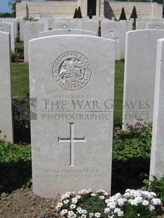 MONT HUON MILITARY CEMETERY, LE TREPORT - FORD, ARTHUR HAROLD