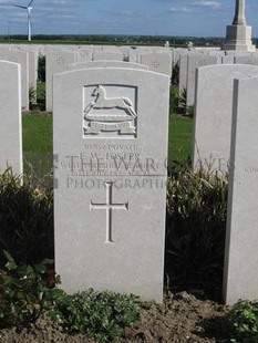 MONT HUON MILITARY CEMETERY, LE TREPORT - FOSTER, F W