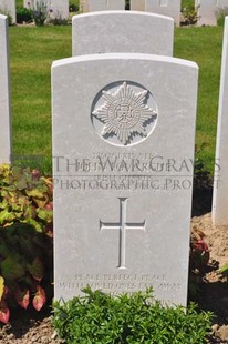 MONT HUON MILITARY CEMETERY, LE TREPORT - FOVARGUE, JOHN