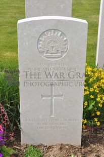 MONT HUON MILITARY CEMETERY, LE TREPORT - FRAUENFELDER, B