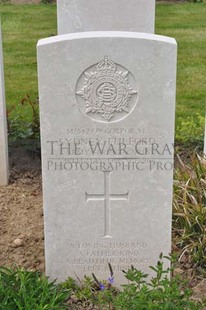 MONT HUON MILITARY CEMETERY, LE TREPORT - FULFORD, SYDNEY