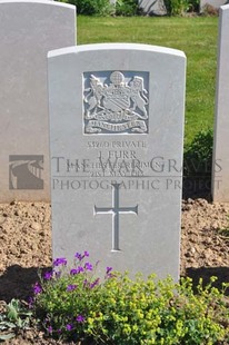 MONT HUON MILITARY CEMETERY, LE TREPORT - FURR, J