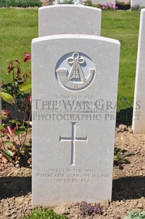 MONT HUON MILITARY CEMETERY, LE TREPORT - GAMMAGE, HERBERT HAROLD