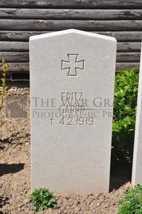 MONT HUON MILITARY CEMETERY, LE TREPORT - GARRN, FRITZ