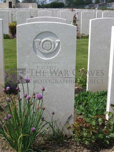 MONT HUON MILITARY CEMETERY, LE TREPORT - GASH, FRANK