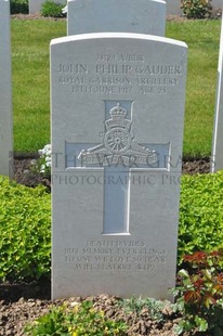 MONT HUON MILITARY CEMETERY, LE TREPORT - GAUDER, JOHN PHILIP