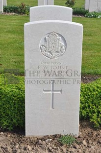 MONT HUON MILITARY CEMETERY, LE TREPORT - GAUNT, FRANK W.