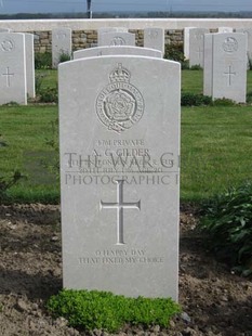 MONT HUON MILITARY CEMETERY, LE TREPORT - GILDER, ALFRED CLIFFORD