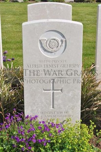 MONT HUON MILITARY CEMETERY, LE TREPORT - GILHESPY, ALFRED ERNEST