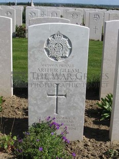 MONT HUON MILITARY CEMETERY, LE TREPORT - GILLAM, ARTHUR