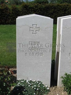 MONT HUON MILITARY CEMETERY, LE TREPORT - GIRBIG, ERWIN