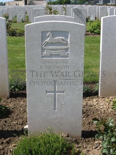 MONT HUON MILITARY CEMETERY, LE TREPORT - GLASGOW, NORMAN