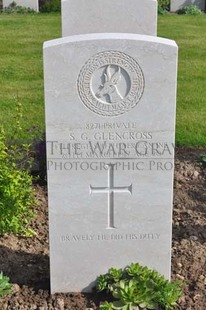 MONT HUON MILITARY CEMETERY, LE TREPORT - GLENCROSS, SYDNEY GODWIN