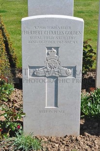 MONT HUON MILITARY CEMETERY, LE TREPORT - GOLDEN, HERBERT CHARLES