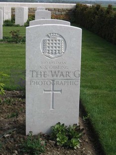 MONT HUON MILITARY CEMETERY, LE TREPORT - GOSLING, A