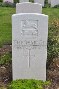 MONT HUON MILITARY CEMETERY, LE TREPORT - GRAFTON, J