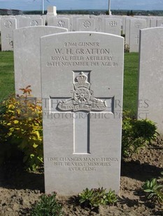 MONT HUON MILITARY CEMETERY, LE TREPORT - GRATTON, W H