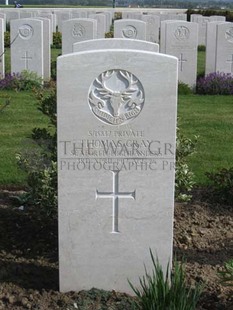 MONT HUON MILITARY CEMETERY, LE TREPORT - GRAY, THOMAS