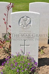 MONT HUON MILITARY CEMETERY, LE TREPORT - GROVES, HARRY