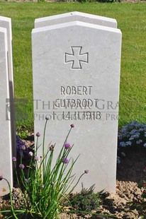 MONT HUON MILITARY CEMETERY, LE TREPORT - GUTBRODT, ROBERT