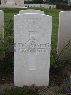 MONT HUON MILITARY CEMETERY, LE TREPORT - GUY, A