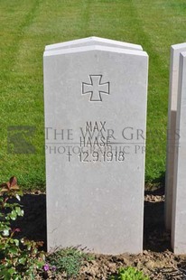 MONT HUON MILITARY CEMETERY, LE TREPORT - HAASE, MAX