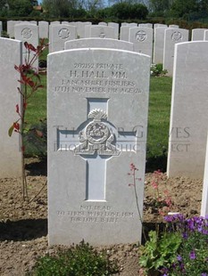 MONT HUON MILITARY CEMETERY, LE TREPORT - HALL, HENRY