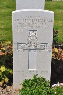 MONT HUON MILITARY CEMETERY, LE TREPORT - HALL, WILLIAM CHARLES