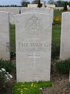 MONT HUON MILITARY CEMETERY, LE TREPORT - HAMILTON, WILLIAM JOHN