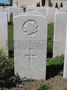 MONT HUON MILITARY CEMETERY, LE TREPORT - HAMMOND, CHARLES BIRT