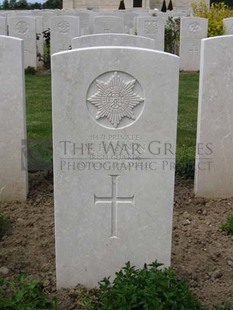 MONT HUON MILITARY CEMETERY, LE TREPORT - HANNON, MARTIN