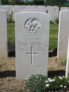 MONT HUON MILITARY CEMETERY, LE TREPORT - HARRIS, SIDNEY GEORGE