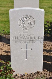 MONT HUON MILITARY CEMETERY, LE TREPORT - HART, J J