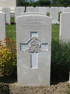 MONT HUON MILITARY CEMETERY, LE TREPORT - HARTLESS, G