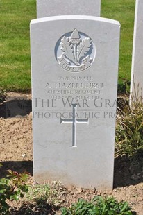 MONT HUON MILITARY CEMETERY, LE TREPORT - HAZLEHURST, A