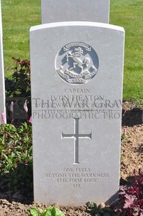 MONT HUON MILITARY CEMETERY, LE TREPORT - HEATON, IVON