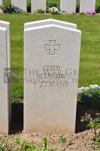 MONT HUON MILITARY CEMETERY, LE TREPORT - HERMMANN, ERWIN